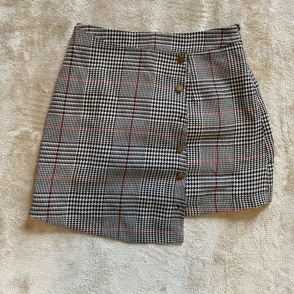 Asymmetrical plaid modern school girl skirt